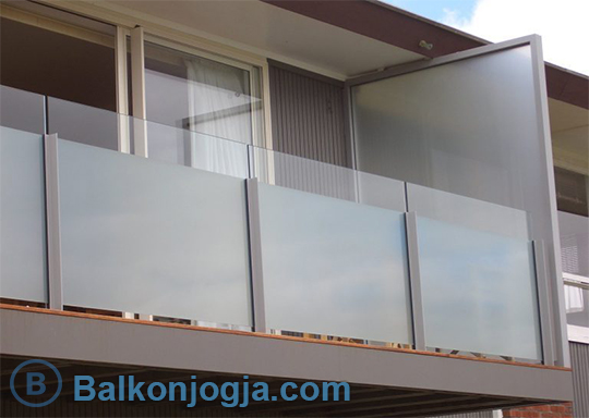 Manfaat Dan Tips Balkon Kaca Untuk Bangunan Anda